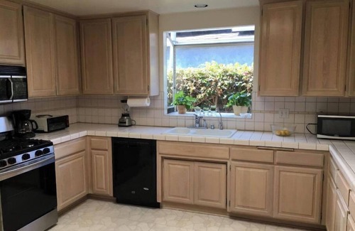 Mar Vista House | Spacious Mar Vista/Silicon Beach Home 4 + 2 - Sleeps 9!