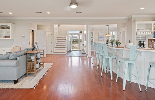 Brunswick House | Spacious|Marsh Views|Pool|10 min from St. Simons
