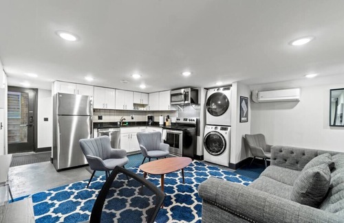 Shaw Apartment | Spacious Massive Logan Circle DC Rowhouse