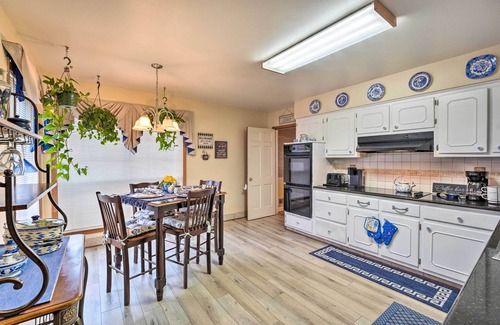 Whitehaven Cottage | Spacious Memphis Home - Walk to Graceland