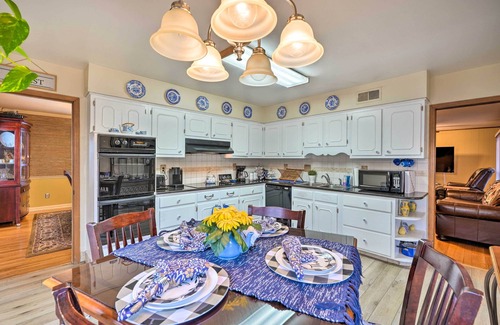 Whitehaven Cottage | Spacious Memphis Home - Walk to Graceland