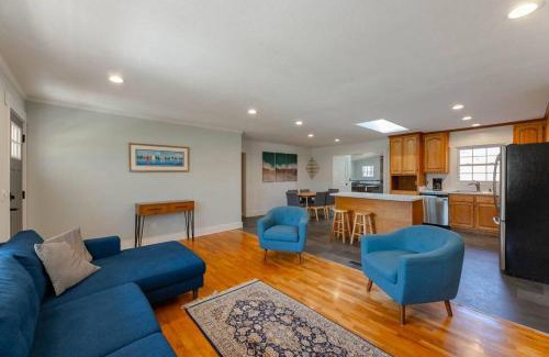 Green Meadow House | Spacious Midtown Ranch- 10 min to Wrightsville