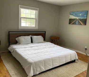 Green Meadow House | Spacious Midtown Ranch- 10 min to Wrightsville