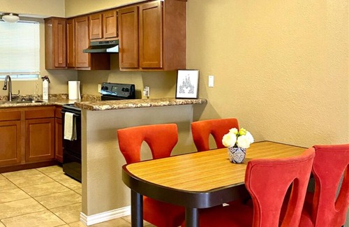 La Marque Apartment | Spacious Modern 2 Bedroom Apartment Great location for Galveston, Kemah, Fishing