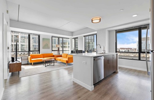 Boston Apartment | Spacious & modern 2BR 2BA Flat assembly Square