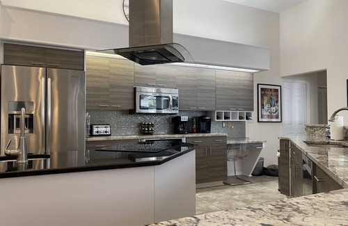 Braden River House | Spacious, Modern and Luxury Home in Gated Golf Community w Private Pool