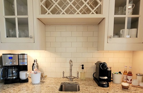 Lake Placid House | Spacious Modern Luxury, Mtn Views, Short Walk to Lake & Downtown - Dog Friendly!