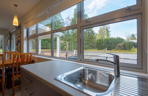 Speargrass Flat Apartment | Spacious, Modern Studio Apartment below Coronet Peak