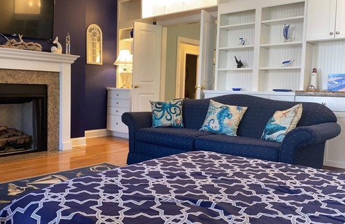 Village Green House | Spacious & Modern pet-friendly Victorian over 4,200 Sq Ft