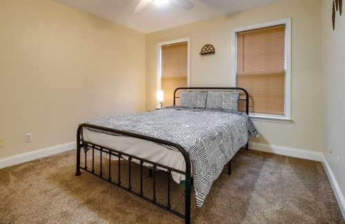 Hinesville House | Spacious Modern Retreat near Fort Stewart