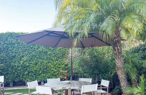 Playa Del Rey House | Spacious Modern Spanish House on the Coastal Bluffs near the Beach