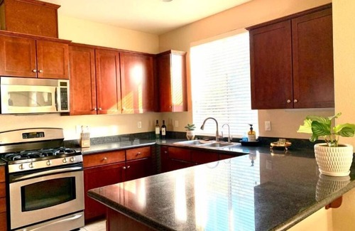 San Luis Obispo Condo | Spacious & Modern 1200 sqft two bd condo at SLO great location