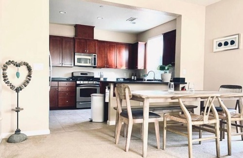 San Luis Obispo Condo | Spacious & Modern 1200 sqft two bd condo at SLO great location