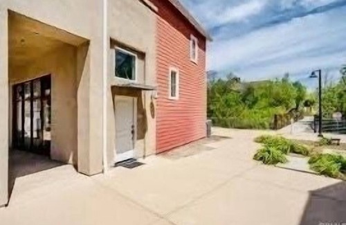 San Luis Obispo Condo | Spacious & Modern 1200 sqft two bd condo at SLO great location