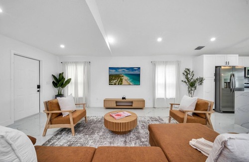 Lake Worth House | Spacious & Modern Brand New Home