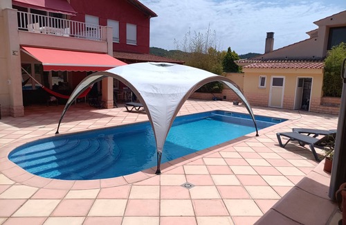 Calafell Villa | Spacious modern villa with gallery and heated pool