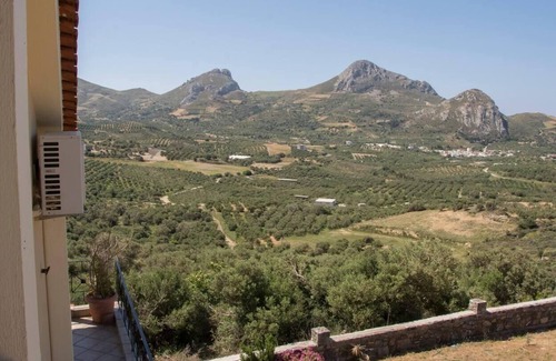 Agios Vasileios Villa | Spacious, modern Villa in Asomatos, Crete, Greece