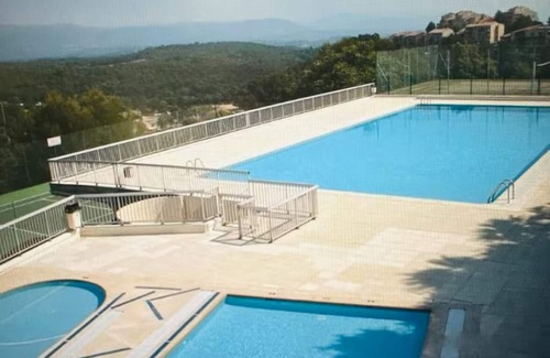 Mougins Apartment | Spacious Mougins apartment