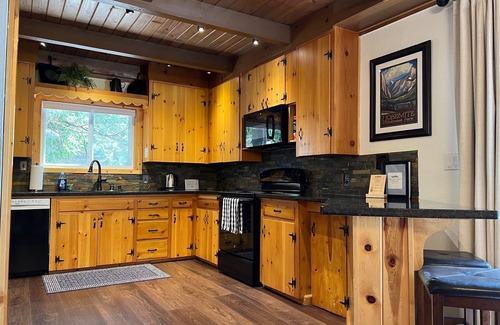 Cold Springs Cabin | Spacious mountain getaway near Pinecrest and Dodge Ridge with Starlink and AC!