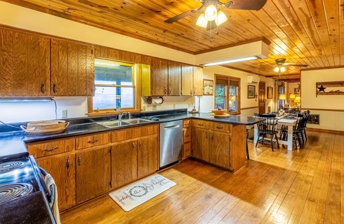 Franklin Cabin | Spacious mountain getaway with game room, hot tub, fireplace & washer/dryer