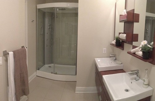 Bromont Condo | Spacious Mountain View Condo Heated Pool & BBQ - Ski, Golf, Cycling, Water Park
