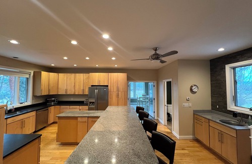 Missoula House | Spacious Mountainside Lodge on 10 acres in the outskirts of Missoula