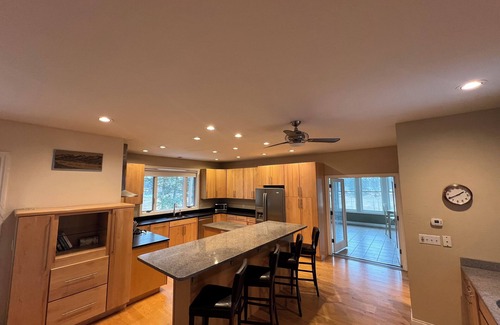 Missoula House | Spacious Mountainside Lodge on 10 acres in the outskirts of Missoula