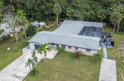 Vero Beach House | Spacious Multi-Unit 8-bedroom house with AC and WiFi in delightful Vero Beach