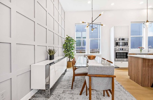 Austin House | Spacious, Near Downtown & Mueller | Urban Elegance