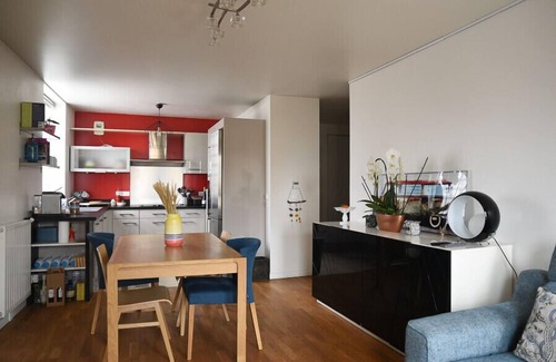 Montreuil Apartment | Spacious nest of 80 m² crossing and bright