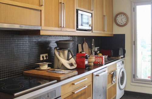 Cœur de Ville Apartment | Spacious nest overlooking the Seine in Courbevoie