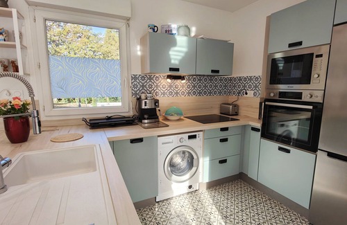 Frejus Apartment | Spacious nest with terrace and shared pool