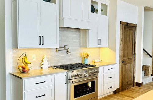 Three Lakes House | Spacious new lake home on world's largest chain of lakes, golf course, trails
