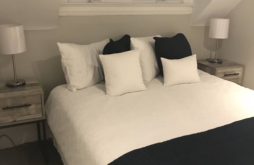 Maple Heights House | Spacious, Newly-Remodeled 2BR Cape Cod