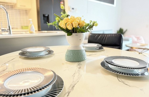Chermside Apartment | Spacious Newly Renovated 3-Bedroom Apartment Opposite Westfield Chermside
