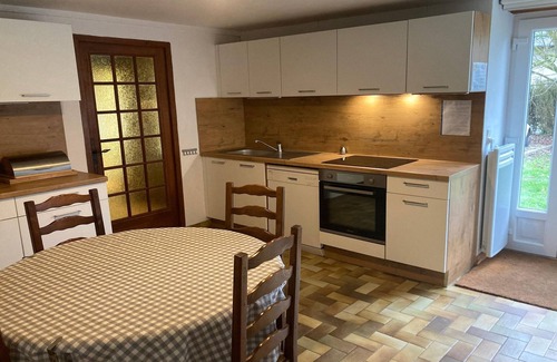 Asnieres-en-Bessin House | Spacious Normandy Haven