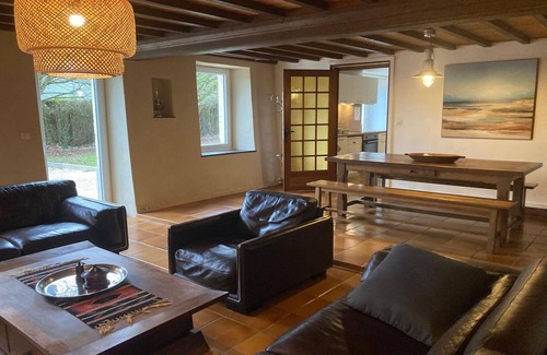 Asnieres-en-Bessin House | Spacious Normandy Haven
