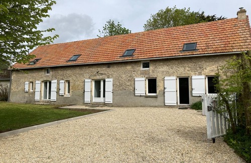 Asnieres-en-Bessin House | Spacious Normandy Haven