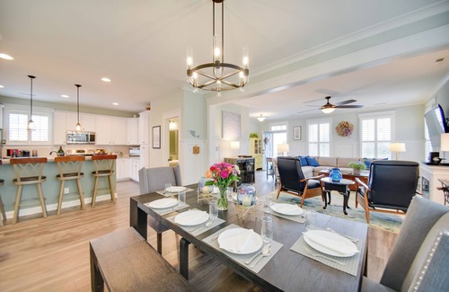 East Ocean View House | Spacious Norfolk Home w/Private Hot Tub!