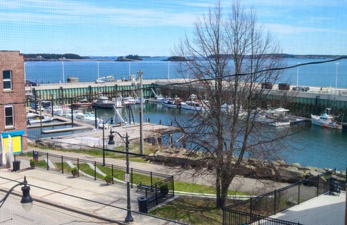 Eastport Condo | Spacious NY Style Loft Downtown Eastport