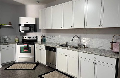 Del Mar Condo | Spacious Ocean View Condo in Downtown