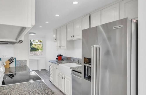 Eastern Malibu Condo | Spacious Ocean View Condo in Malibu