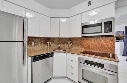 Seybold Apartment | Spacious Ocean View Condo with Beach Service and Resort Amenities 609