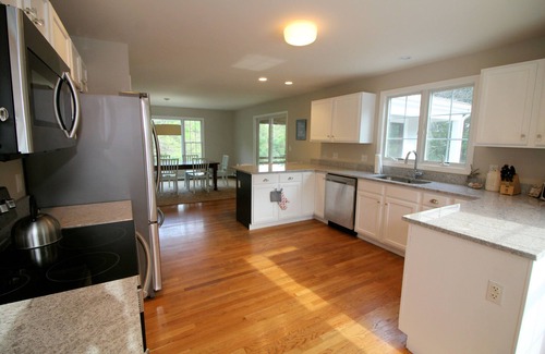 Truro House | Spacious Oceanside 4BD Contemporary Cape-Central A/C, Sun Room, Screen Porch, Private Lot