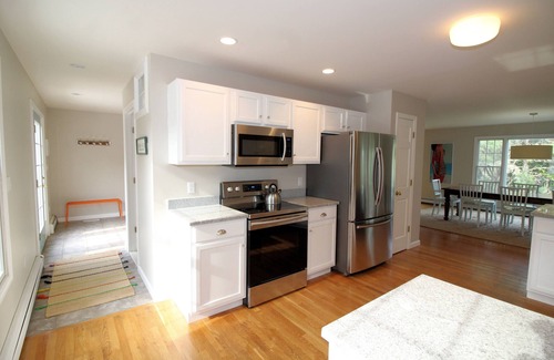Truro House | Spacious Oceanside 4BD Contemporary Cape-Central A/C, Sun Room, Screen Porch, Private Lot
