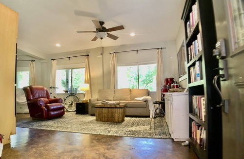 Mandeville Apartment | Spacious Old Mandeville Apartment on Bike Trail
