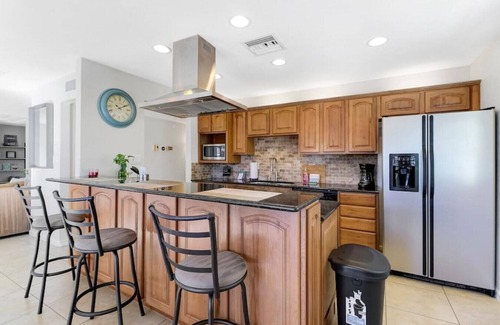 Scottsdale Estates Nine House | Spacious Old Town Heated Private Pool FirePit/Yard, Games