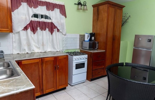 Castries Quarter Apartment | Spacious one bedroom apartment in a quiet Castries Suberb