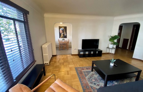 Lower Queen Anne Apartment | Spacious One Bedroom Apartment at the Space Needle!