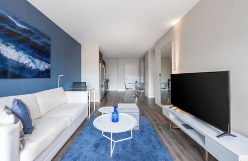 Seaport District Apartment | Spacious One Bedroom in Luxury Boston Building